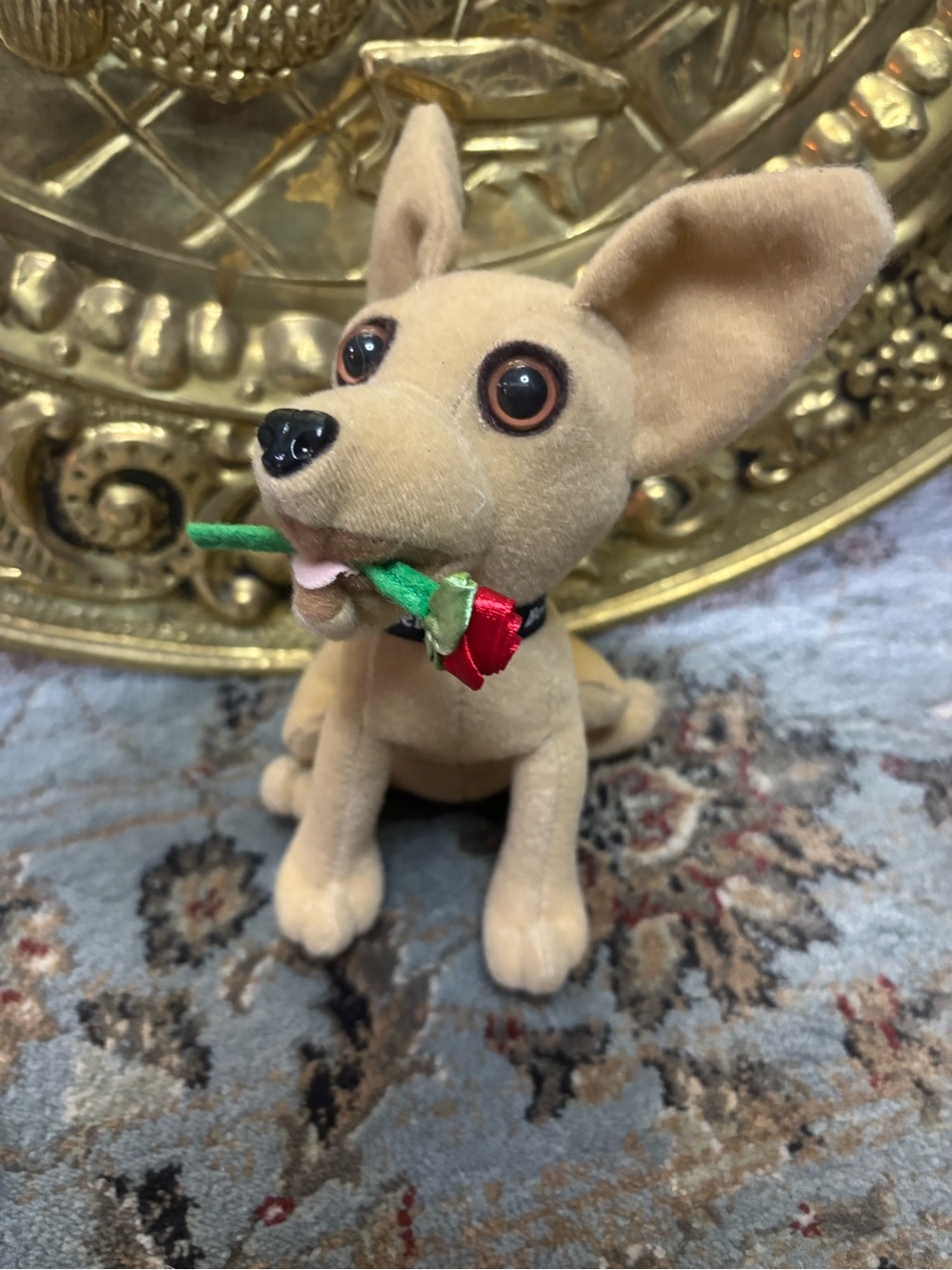 ‘Yo Quiero Taco Bell” Plush Tan Chihuahua Dog Iconic Toy with Rose